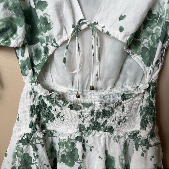 Selfie Leslie Sylvie Shirred Layered Hem Floral Dress Olive/White Smocked Small - Picture 4 of 12